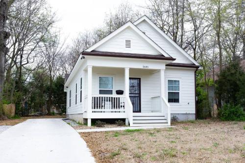 clean serene house studio easy on off i 40