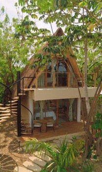 velanova paradise hotelretreat