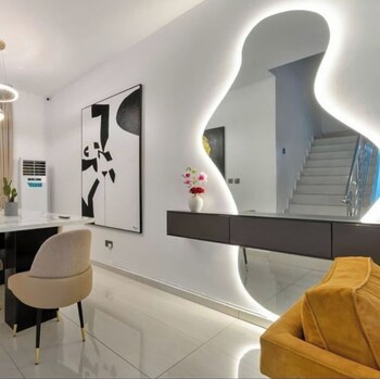 dave apartment
