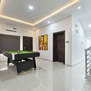 Wagmi Apartment,,5 star