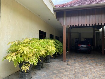 aldeoz villa ndalem marwatan solo