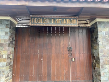 Aldeoz Villa Ndalem Marwatan Solo,,2 star