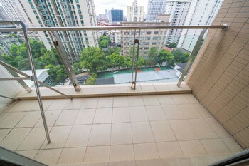 Tyms Family 2Br 1Ba Apt Xujiahui Center,,3 star