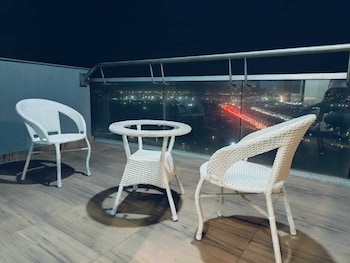 luxury stay supernova