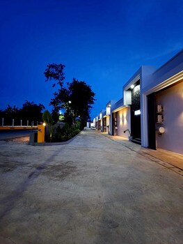 song view pool villa