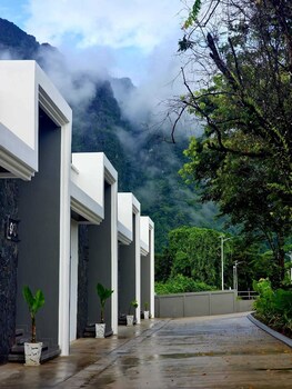 song view pool villa