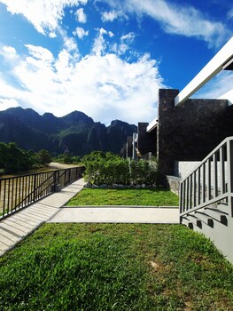 song view pool villa