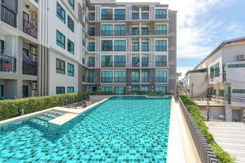 1Br Condo Pool Gym Near Beach C237,,2 star