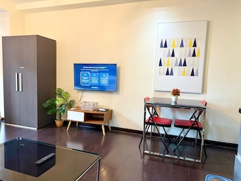 Makati City Gramercy Residences Studio,,2 star