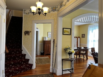 Wheelers Inn,,2 star