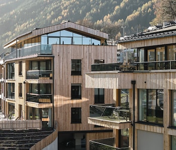 larchenlodge skyspa und rooftop pool