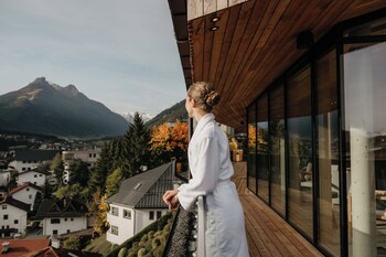 larchenlodge skyspa und rooftop pool