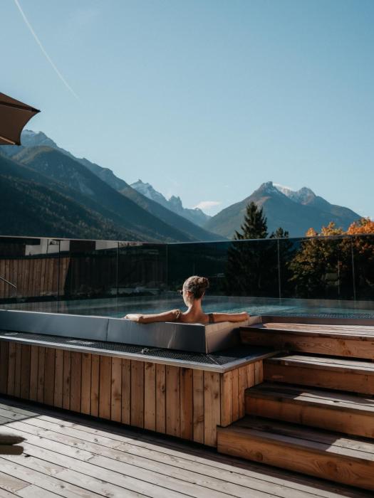 larchenlodge skyspa und rooftop pool