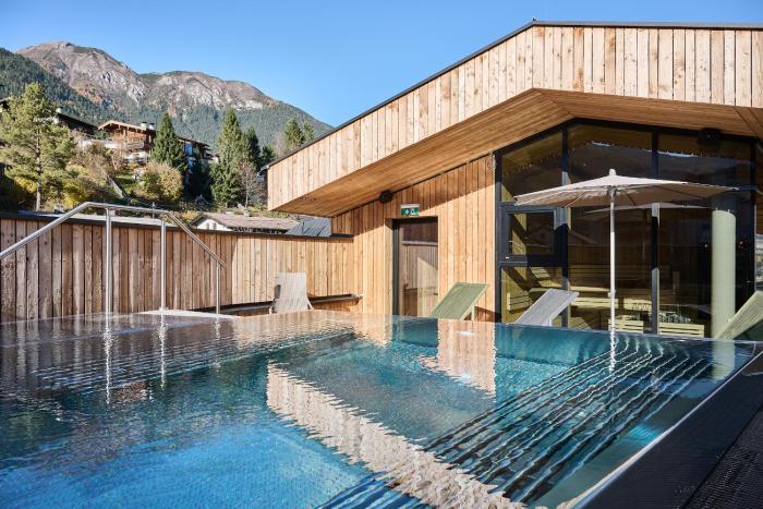 larchenlodge skyspa und rooftop pool
