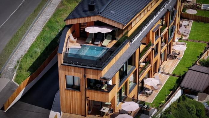 larchenlodge skyspa und rooftop pool