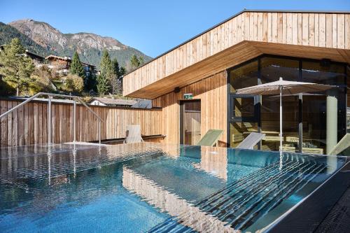 larchenlodge skyspa und rooftop pool