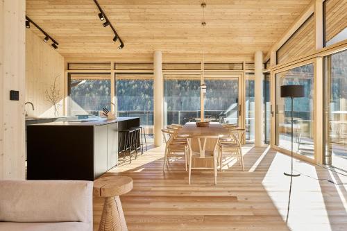 larchenlodge skyspa und rooftop pool