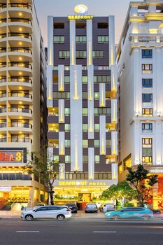 sea front apartment and spa da nang