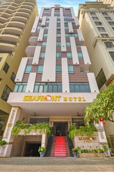 sea front apartment and spa da nang