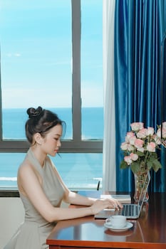 sea front apartment and spa da nang
