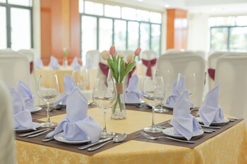 sea front apartment and spa da nang