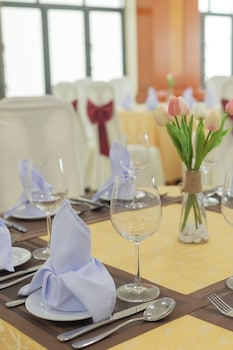 sea front apartment and spa da nang
