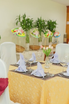 sea front apartment and spa da nang