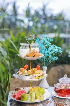 sea front apartment and spa da nang