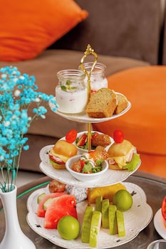 sea front apartment and spa da nang