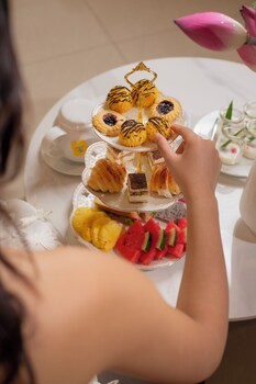 sea front apartment and spa da nang