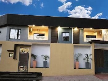sunaa home logpom