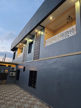 sunaa home logpom