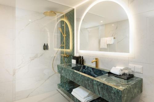 est hotel palais chotek new opening