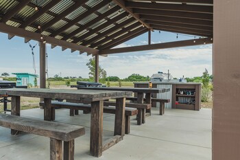 vinyl vineyards