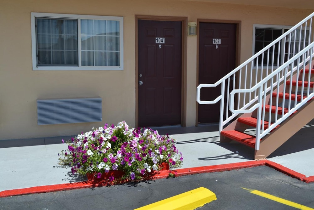 budget inn of needles