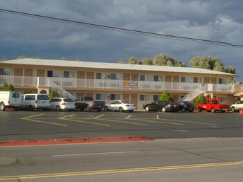 budget inn of needles