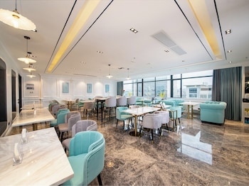 xana international hotel guangzhou baiyun international airport branch free shuttle bus to guangzhou baiyun international airport