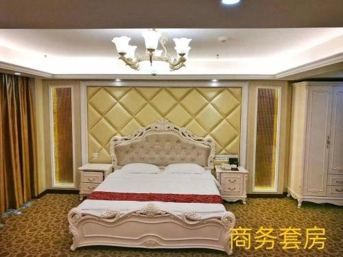 mao feng hotel guangzhou nancun wanbo metro station