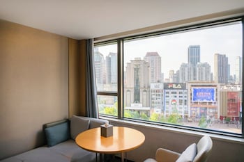shanghai elong hotel by the nanjing road