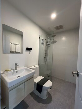 hill bay suites