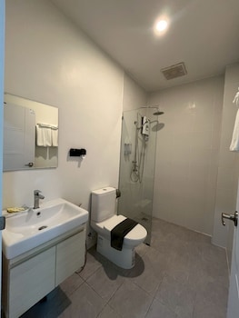 hill bay suites