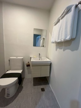 hill bay suites
