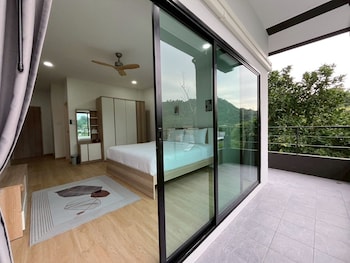 hill bay suites