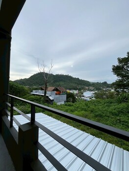 hill bay suites