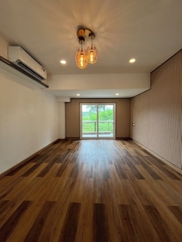 Hill Bay Suites,,3 star