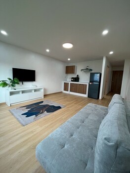 hill bay suites