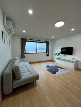 hill bay suites