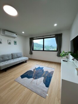 hill bay suites