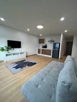 hill bay suites