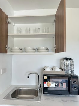 hill bay suites